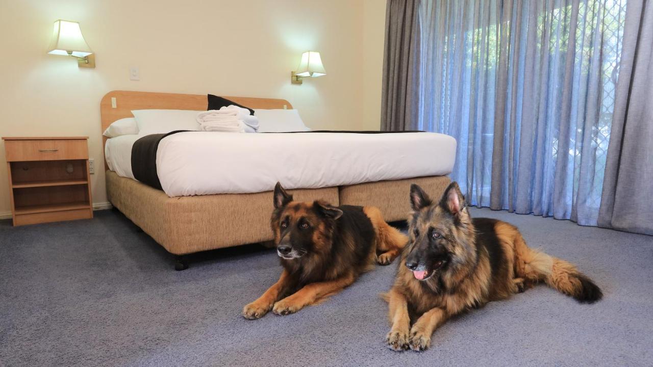 باركس Bushman'S Motor Inn المظهر الخارجي الصورة