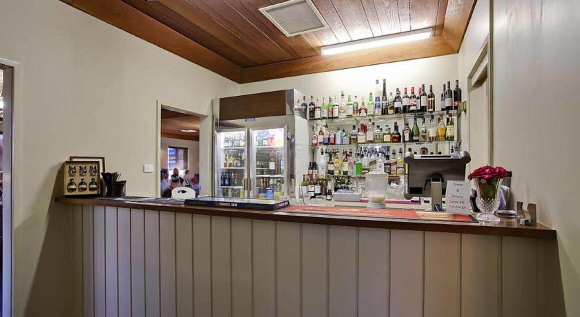باركس Bushman'S Motor Inn المظهر الخارجي الصورة
